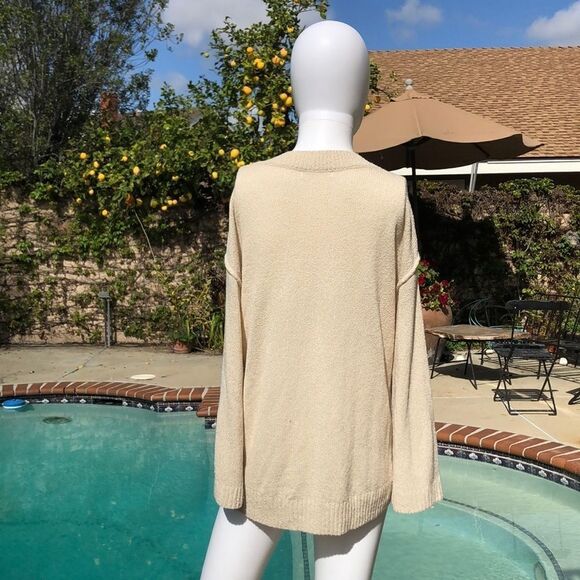 Cream VNeck Long Sleeve Sweater Sz Med - Picture 7 of 7